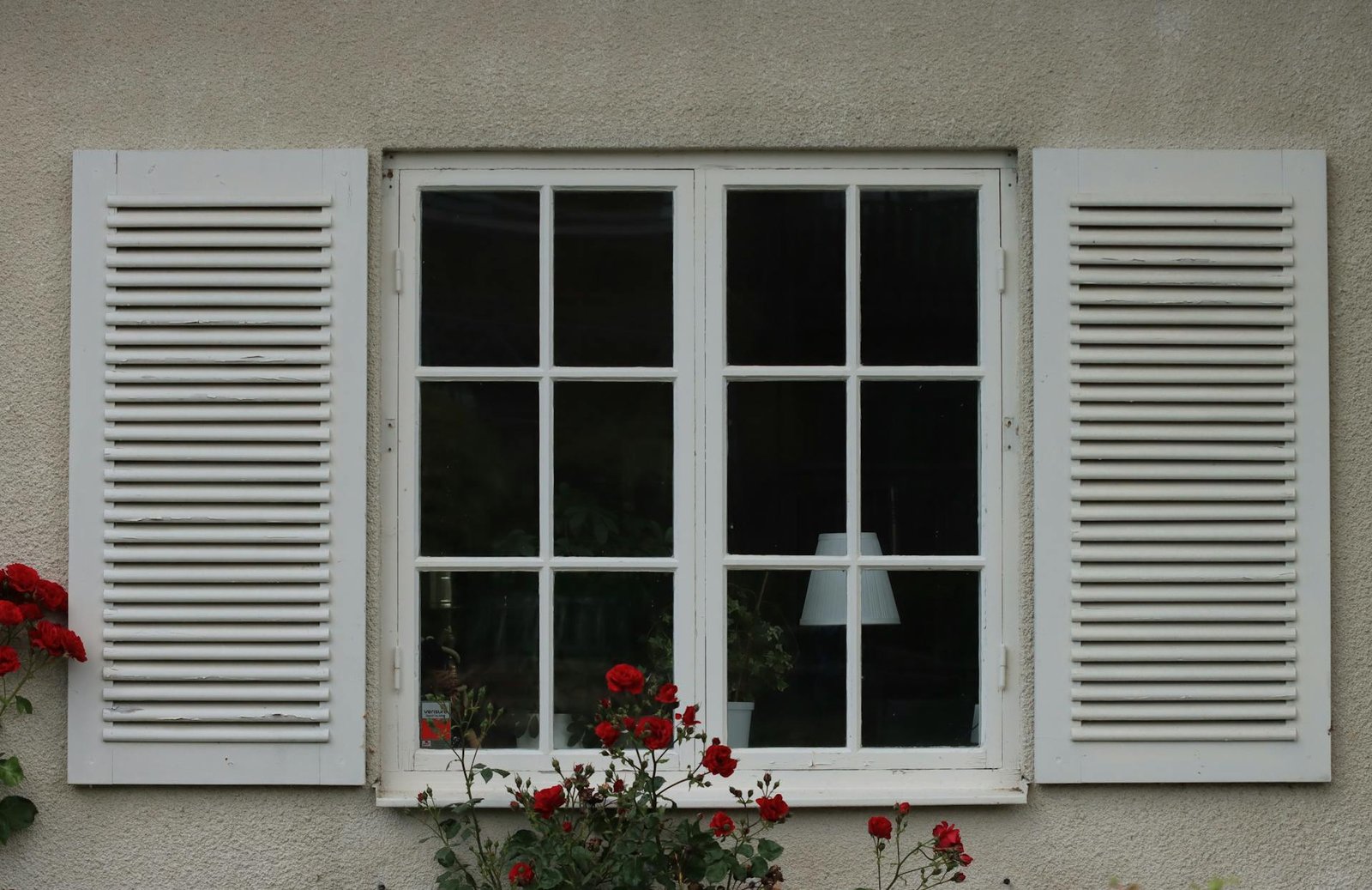 You are currently viewing Plantation Shutters: Timeless Elegance Meets Practicality